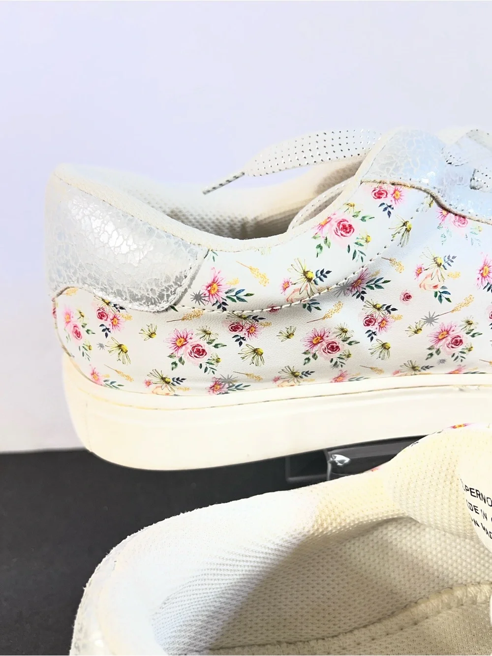Hey Girl by Corkys 10 White Floral Lace-Up Sneakers with Silver Star Accent
